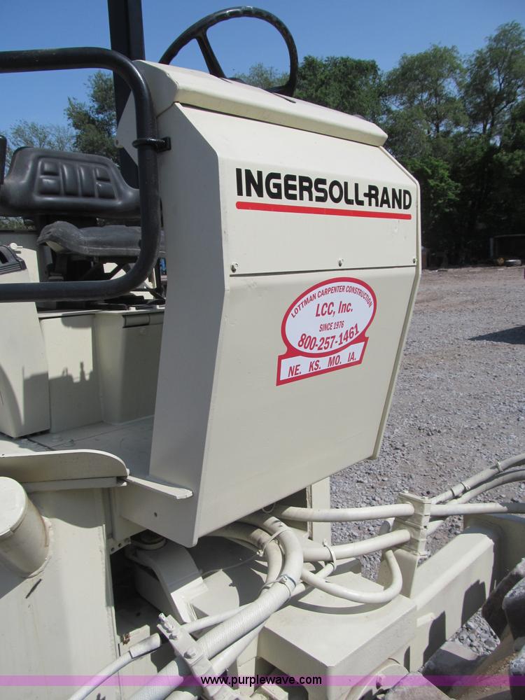 image for item B5146 1987 Ingersoll Rand SD40 pad foot roller