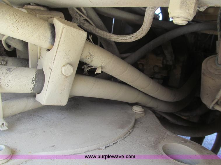 image for item B5146 1987 Ingersoll Rand SD40 pad foot roller