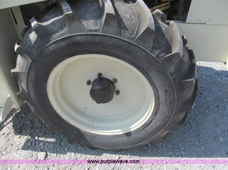 image for item B5146 1987 Ingersoll Rand SD40 pad foot roller