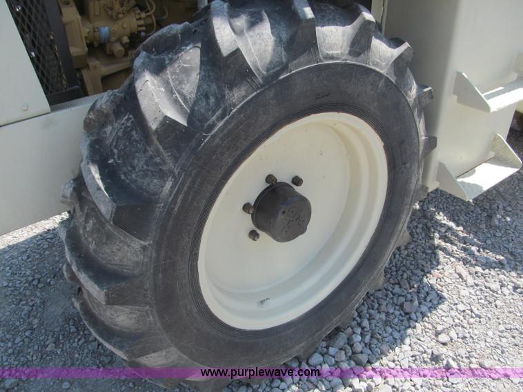 image for item B5146 1987 Ingersoll Rand SD40 pad foot roller