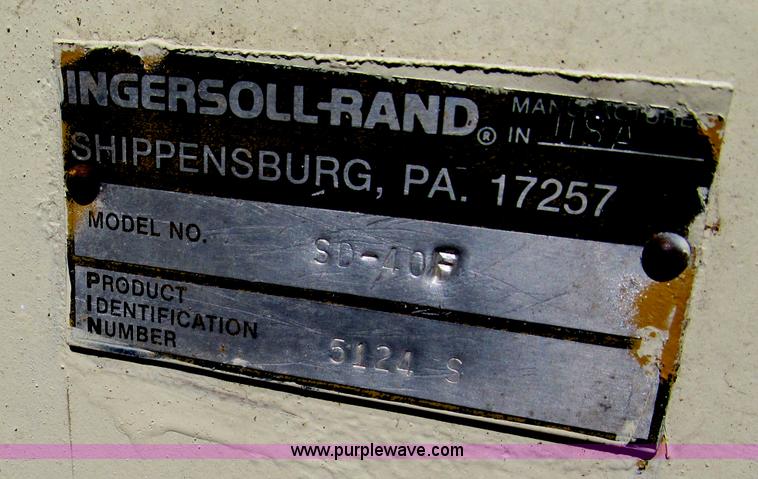 image for item B5146 1987 Ingersoll Rand SD40 pad foot roller