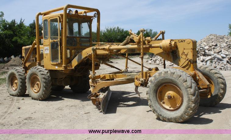 image for item B6595 1966 Caterpillar 12F motor grader