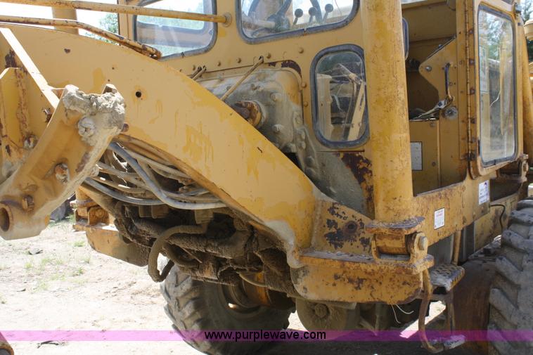 image for item B6595 1966 Caterpillar 12F motor grader