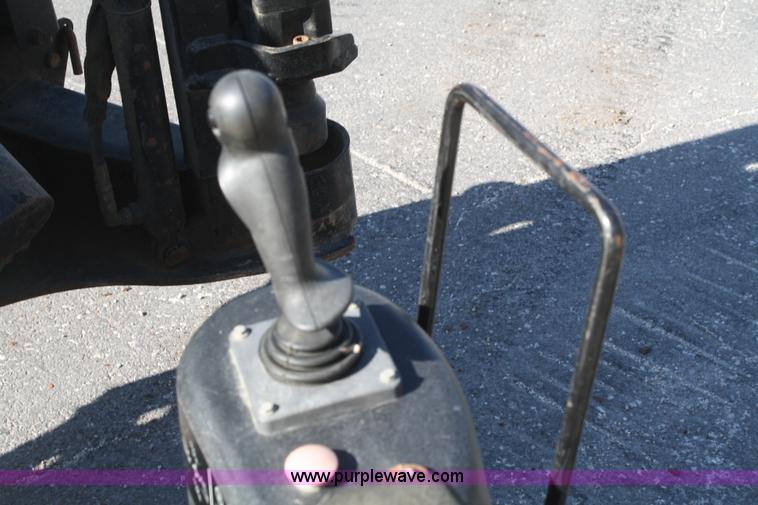 image for item B6606 2005 Ditch Witch 1220 Mach I directional drill with mud mixer and trailer