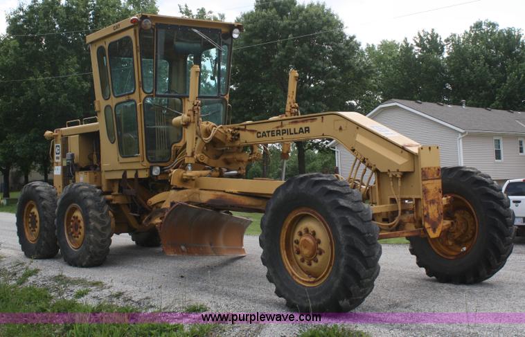 image for item B6624 1975 Caterpillar 120G articulating motor grader