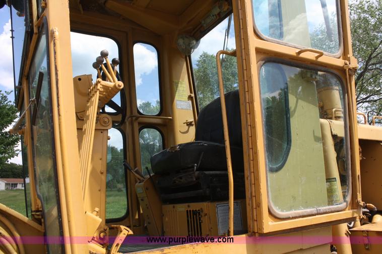 image for item B6624 1975 Caterpillar 120G articulating motor grader