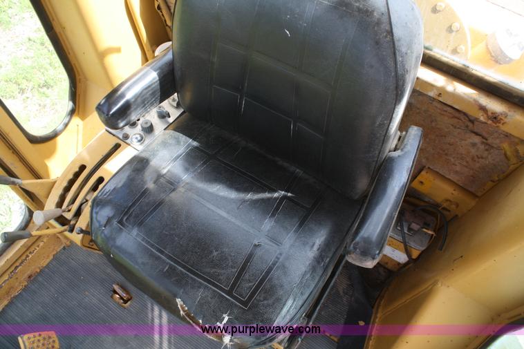 image for item B6624 1975 Caterpillar 120G articulating motor grader