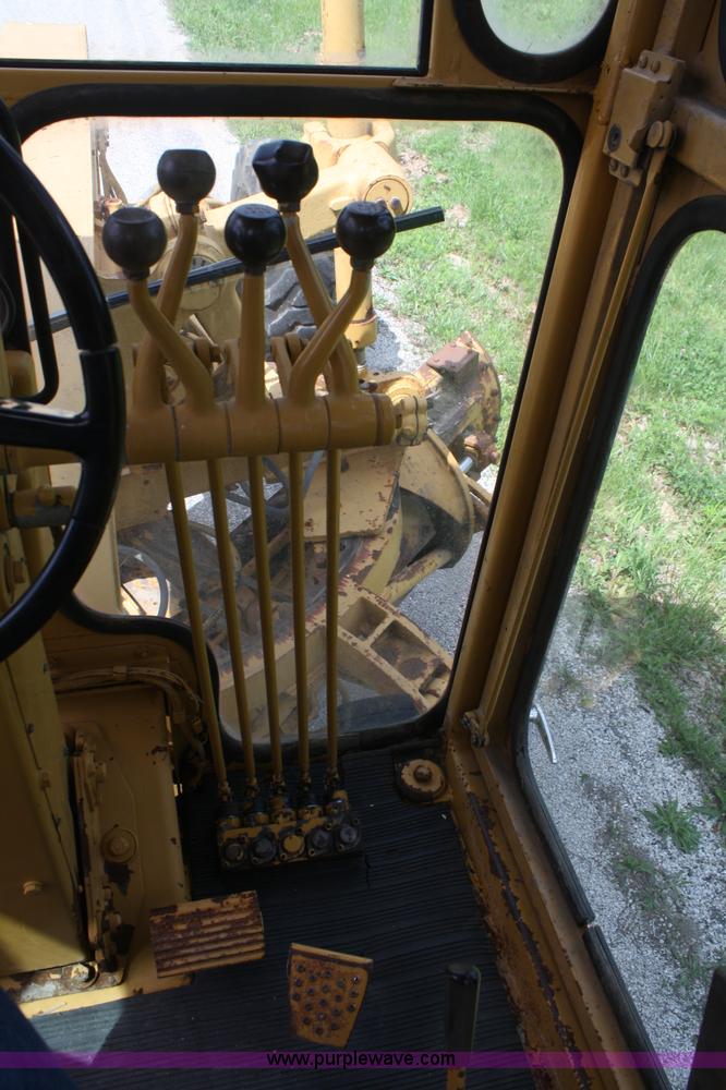 image for item B6624 1975 Caterpillar 120G articulating motor grader