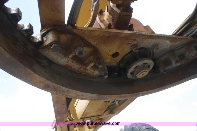 image for item B6624 1975 Caterpillar 120G articulating motor grader