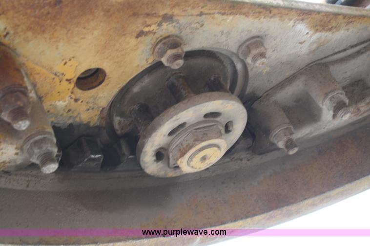 image for item B6624 1975 Caterpillar 120G articulating motor grader