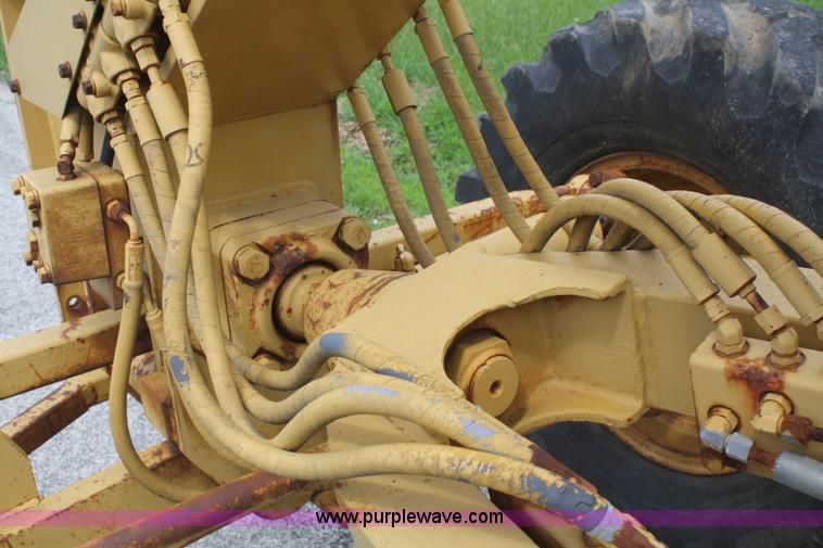 image for item B6624 1975 Caterpillar 120G articulating motor grader