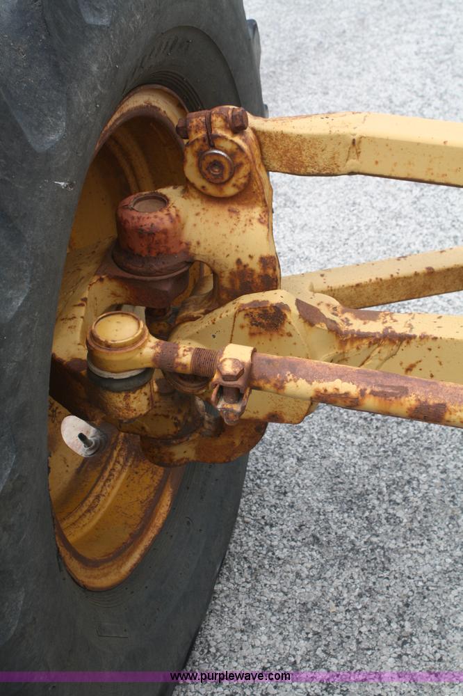 image for item B6624 1975 Caterpillar 120G articulating motor grader