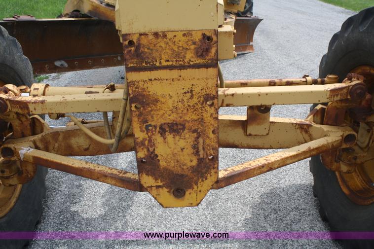 image for item B6624 1975 Caterpillar 120G articulating motor grader