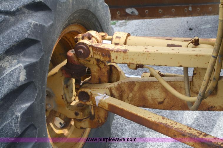 image for item B6624 1975 Caterpillar 120G articulating motor grader
