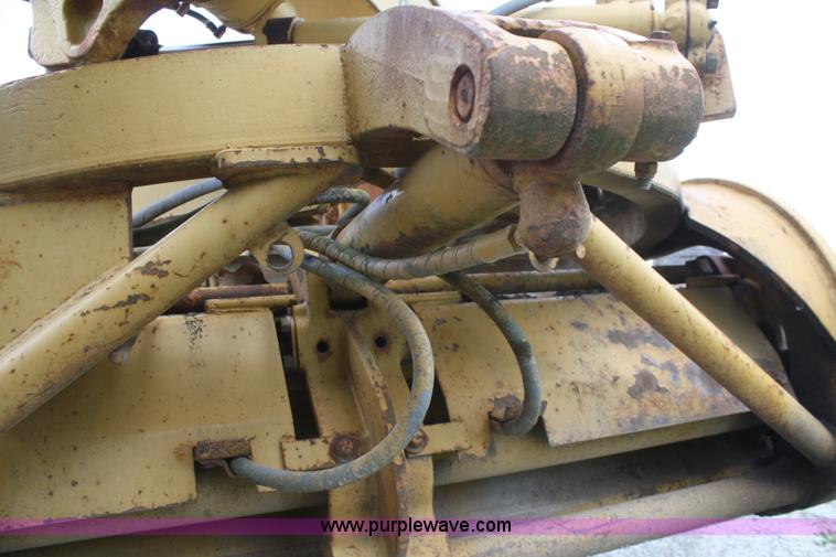 image for item B6624 1975 Caterpillar 120G articulating motor grader