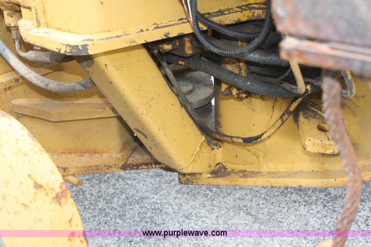 image for item B6624 1975 Caterpillar 120G articulating motor grader