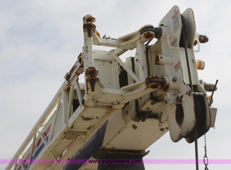 image for item B6649 2000 Sterling L7500 crane truck