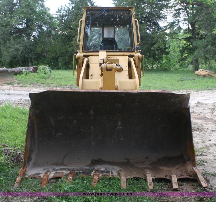 image for item B6722 1990 Caterpillar 953 track loader