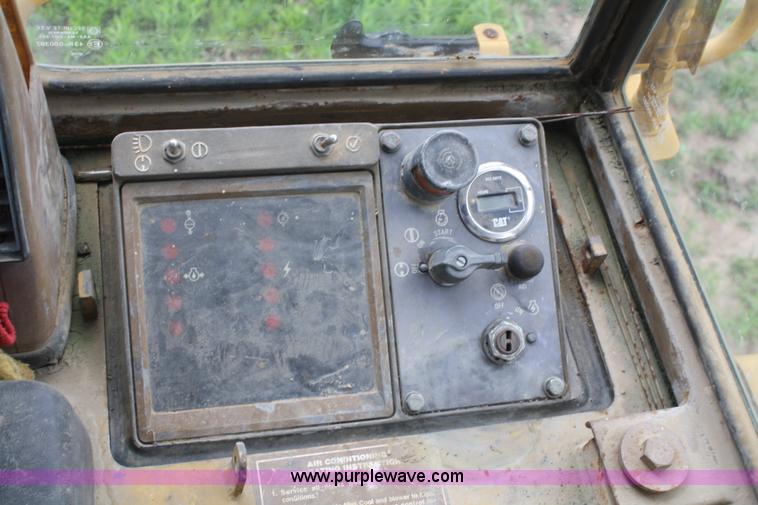 image for item B6722 1990 Caterpillar 953 track loader