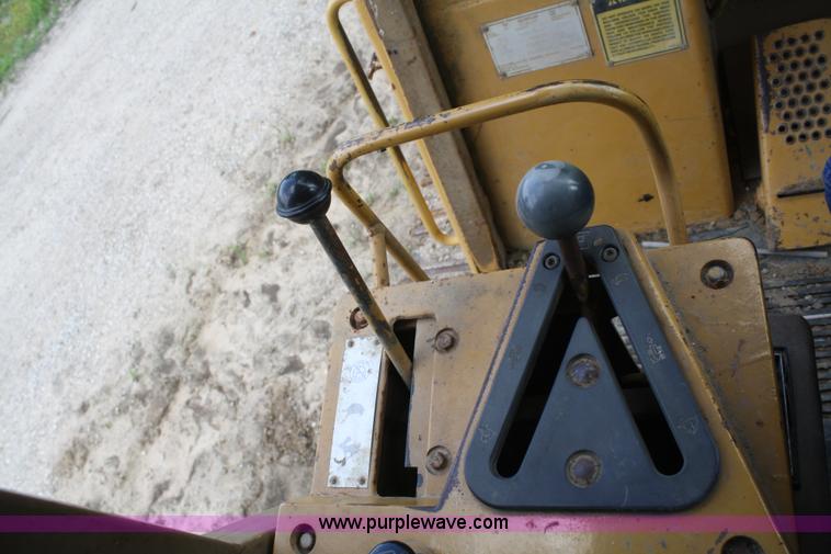 image for item B6722 1990 Caterpillar 953 track loader