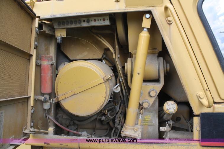 image for item B6722 1990 Caterpillar 953 track loader