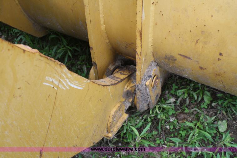 image for item B6722 1990 Caterpillar 953 track loader