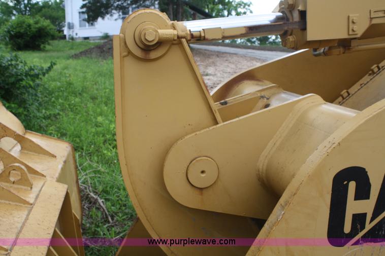 image for item B6722 1990 Caterpillar 953 track loader