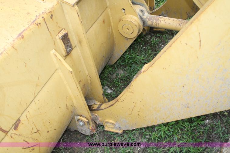 image for item B6722 1990 Caterpillar 953 track loader