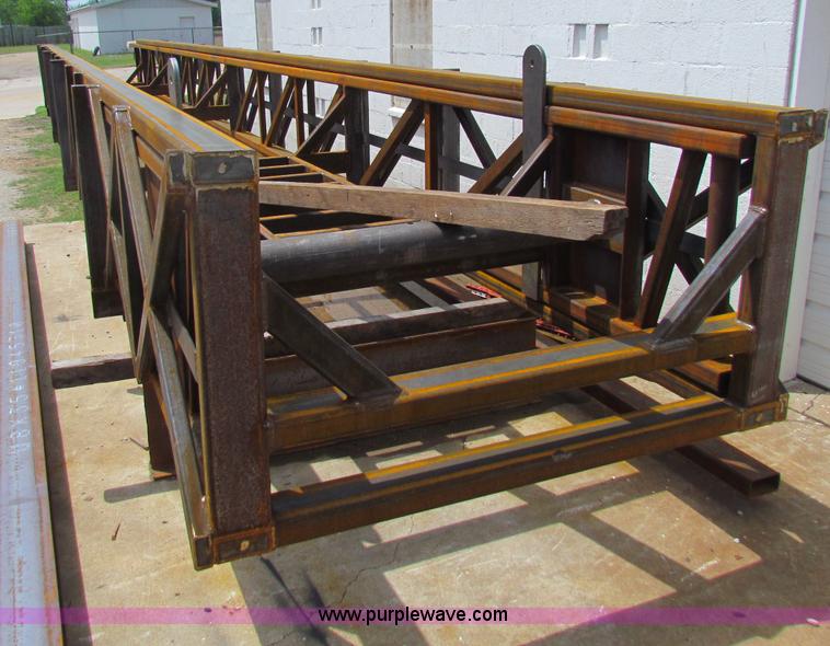 image for item B7235 104' 250,000 lbs hook load Derrick