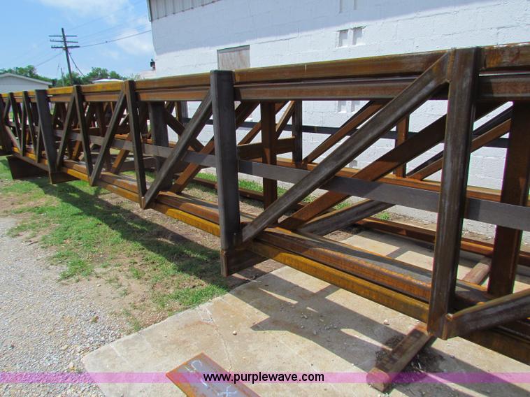 image for item B7235 104' 250,000 lbs hook load Derrick