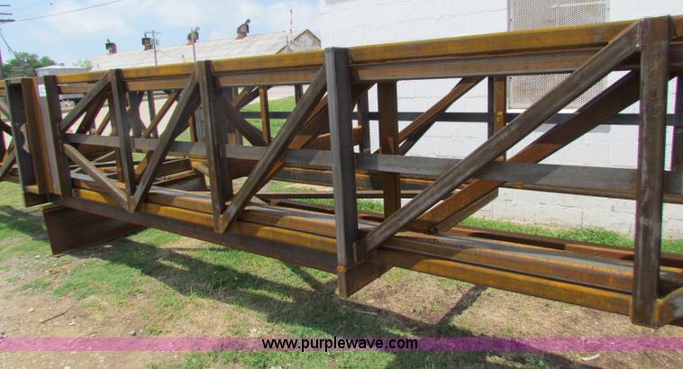 image for item B7235 104' 250,000 lbs hook load Derrick