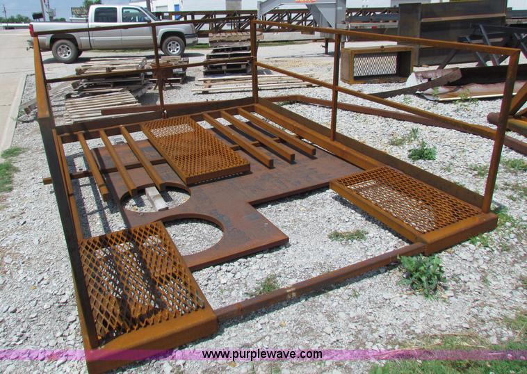 image for item B7235 104' 250,000 lbs hook load Derrick