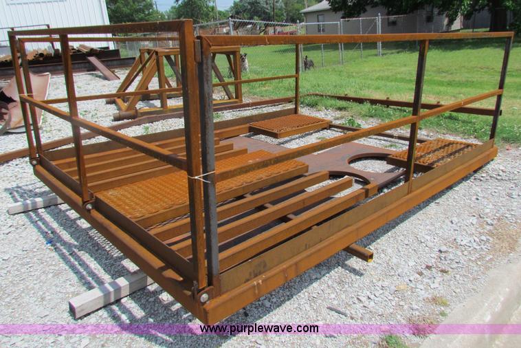 image for item B7235 104' 250,000 lbs hook load Derrick