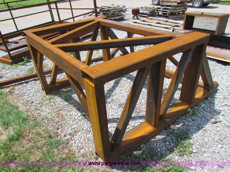 image for item B7235 104' 250,000 lbs hook load Derrick