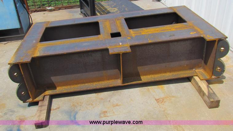 image for item B7235 104' 250,000 lbs hook load Derrick