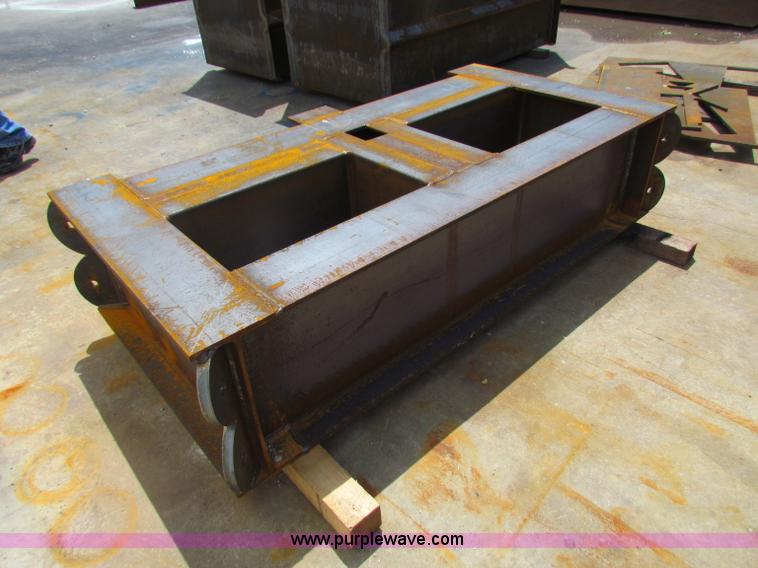 image for item B7235 104' 250,000 lbs hook load Derrick