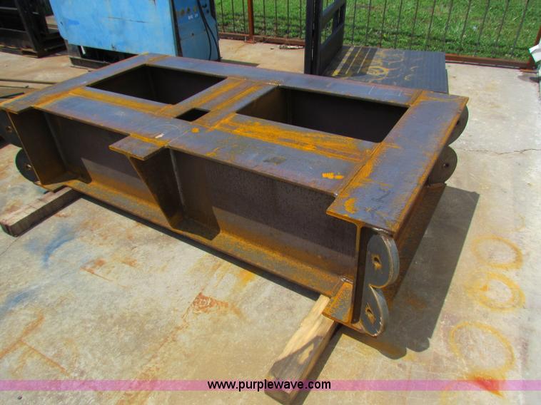 image for item B7235 104' 250,000 lbs hook load Derrick