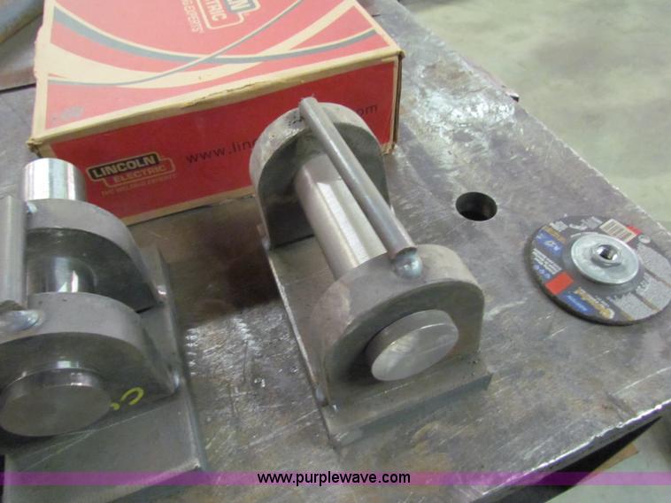 image for item B7235 104' 250,000 lbs hook load Derrick