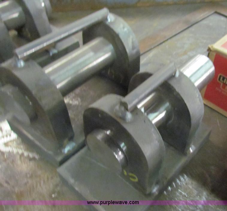 image for item B7235 104' 250,000 lbs hook load Derrick