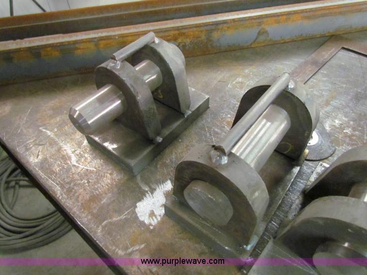 image for item B7235 104' 250,000 lbs hook load Derrick