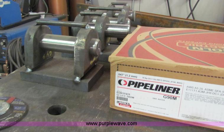 image for item B7235 104' 250,000 lbs hook load Derrick