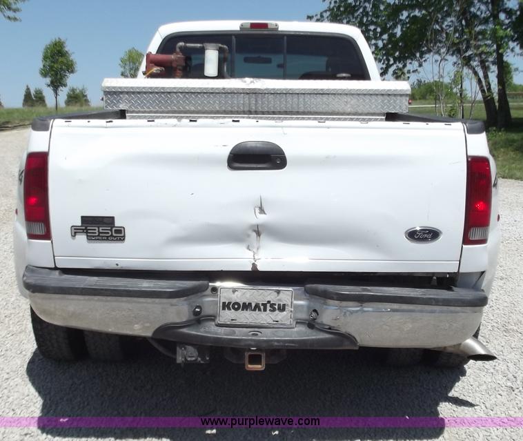 image for item C2046 2004 Ford F350 Lariat pickup truck