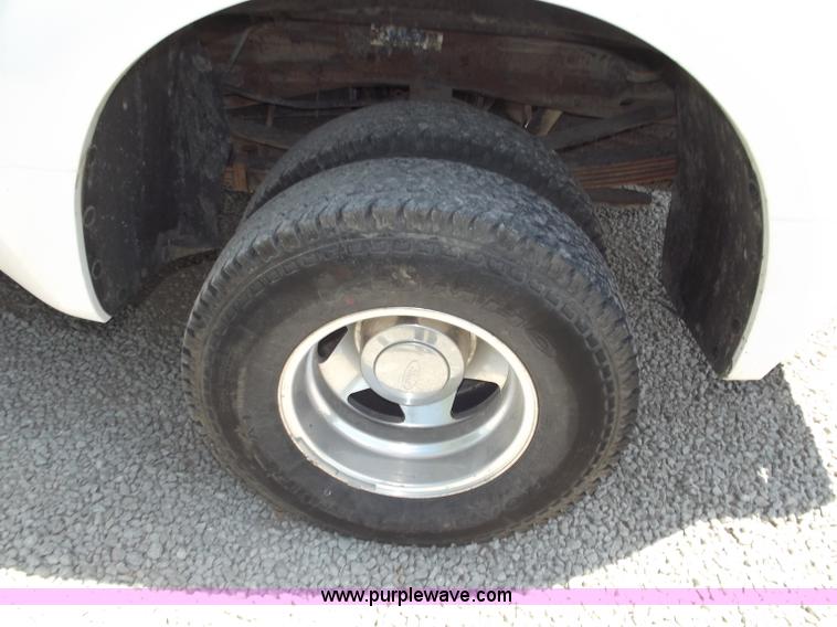 image for item C2046 2004 Ford F350 Lariat pickup truck