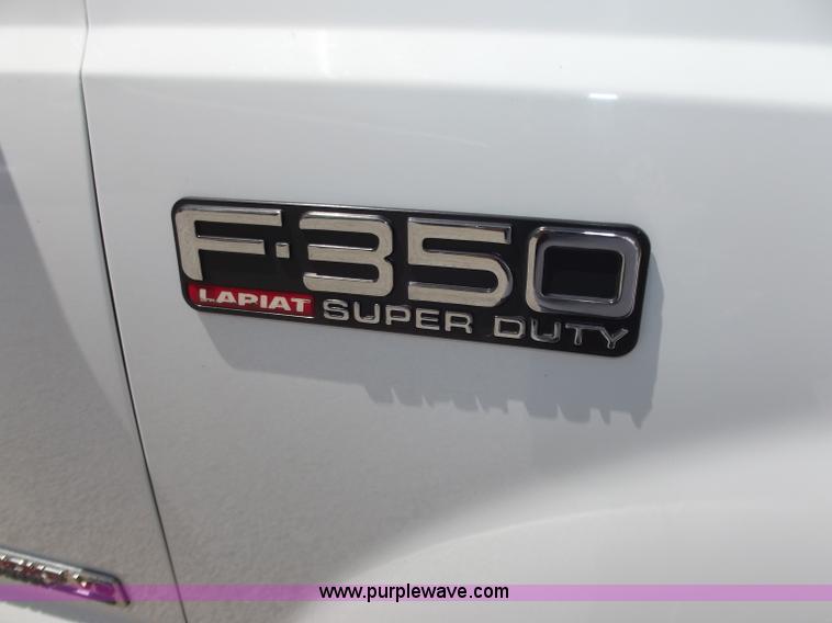 image for item C2046 2004 Ford F350 Lariat pickup truck