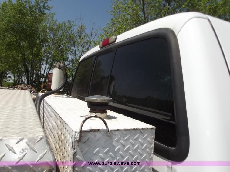 image for item C2046 2004 Ford F350 Lariat pickup truck