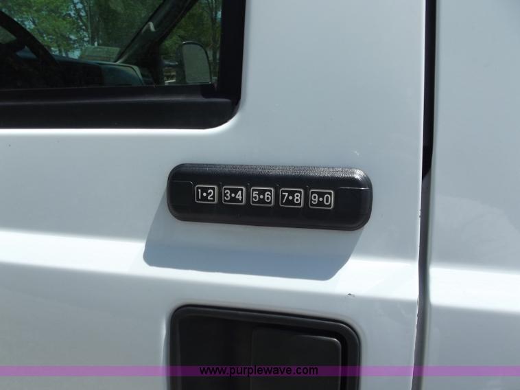 image for item C2046 2004 Ford F350 Lariat pickup truck