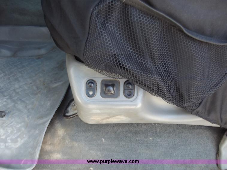 image for item C2046 2004 Ford F350 Lariat pickup truck