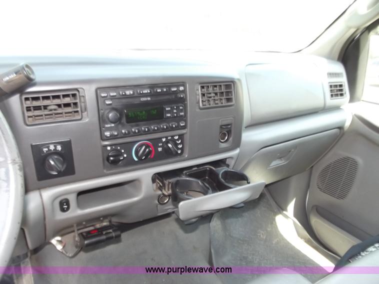 image for item C2046 2004 Ford F350 Lariat pickup truck
