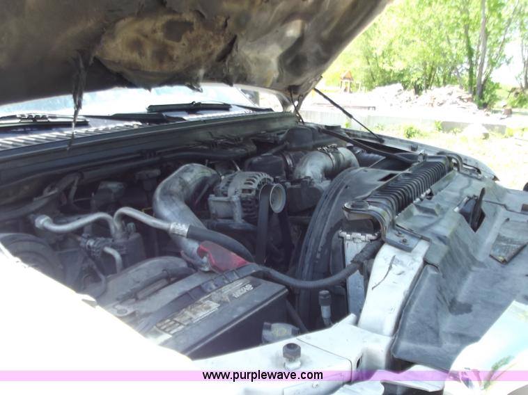 image for item C2046 2004 Ford F350 Lariat pickup truck