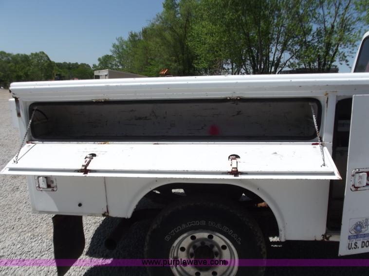 image for item C2047 1997 Ford F350 service truck